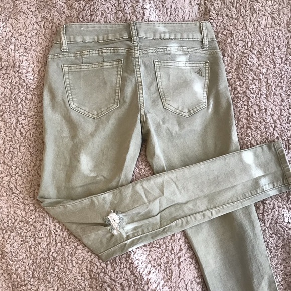 Olive jeans. 🍸 - Picture 2 of 2